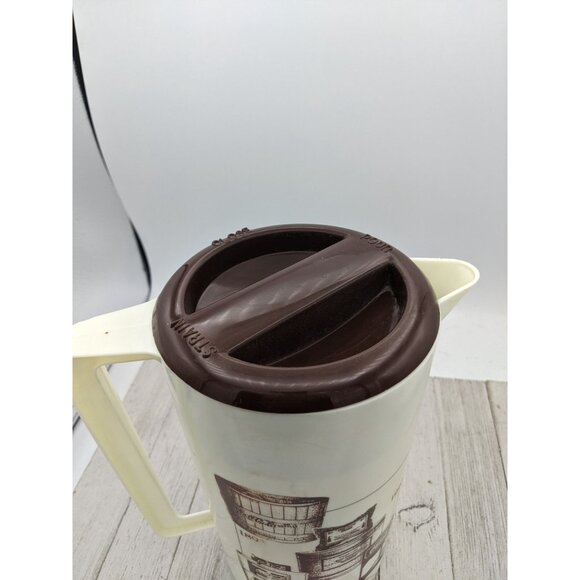 Vintage Coca Cola Collectible Coke Tan 2 Quart Pitcher Brown Lid Years 1893-1951 - Picture 5 of 8